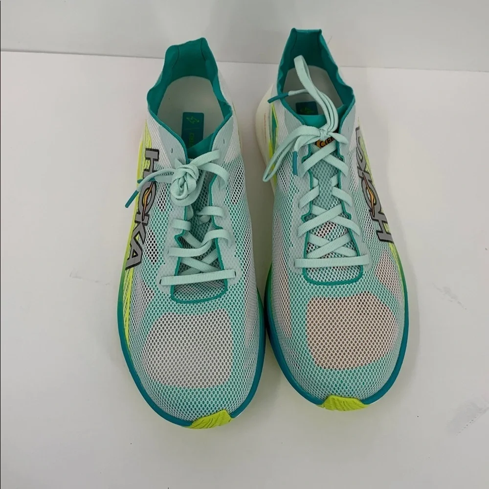 Hoka one cielo